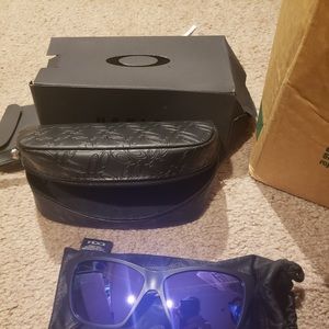 Oakley Hold On Sunglasses